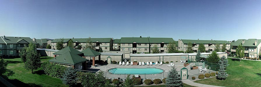 Cedar Chateau Apartments Pool and Courtyard