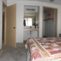 05Summit_902-bedroomM1